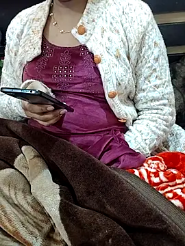 Snapshot of Diya_143 chatting on January 19, 6:28 am Diya 143 online show from January 19, 6:28 am