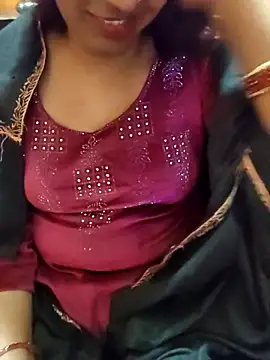 Snapshot of Diya_143 chatting on February 2, 7:40 am Diya 143 online show from February 2, 7:40 am