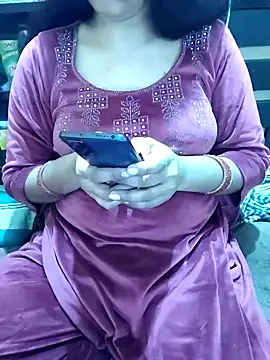 Snapshot of Diya_143 chatting on February 7, 3:49 pm Diya 143 online show from February 7, 3:49 pm
