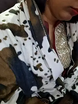 Snapshot of Diya_143 chatting on February 8, 3:54 am Diya 143 online show from February 8, 3:54 am