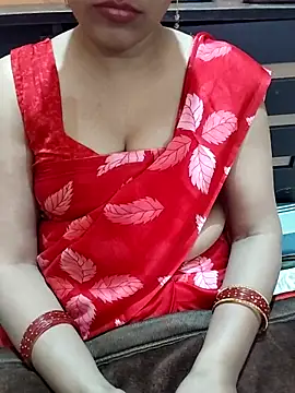 Snapshot of Diya_143 chatting on February 10, 9:02 am Diya 143 online show from February 10, 9:02 am