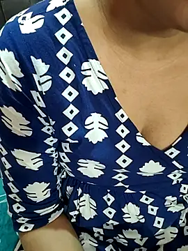 Snapshot of Diya_143 chatting on February 13, 5:58 am Diya 143 online show from February 13, 5:58 am