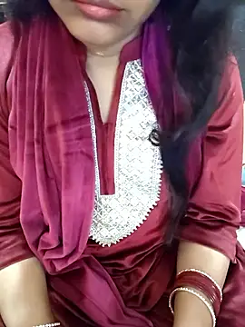 Snapshot of Diya_143 chatting on February 15, 7:27 am Diya 143 online show from February 15, 7:27 am