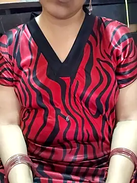 Snapshot of Diya_143 chatting on February 21, 7:20 am Diya 143 online show from February 21, 7:20 am