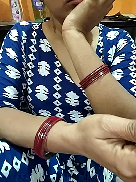 Snapshot of Diya_143 chatting on February 21, 7:26 pm Diya 143 online show from February 21, 7:26 pm