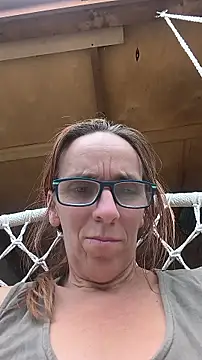 Snapshot of Dettybitch40 chatting on June 16, 12:19 pm Dettybitch40 online show from June 16, 12:19 pm