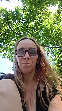 Snapshot of Dettybitch40 chatting on July 11, 12:30 pm Dettybitch40 online show from July 11, 12:30 pm