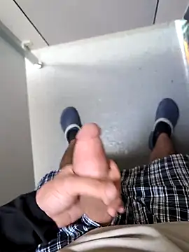 Snapshot of jungerbummser23 chatting on October 14, 8:48 am jungerbummser23 online show from October 14, 8:48 am