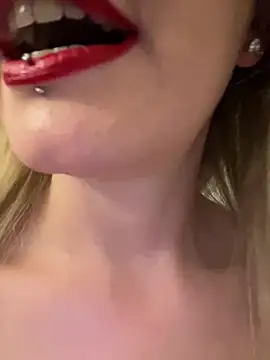 Snapshot of GangBangKitty chatting on February 28, 7:14 pm GangBangKitty online show from February 28, 7:14 pm