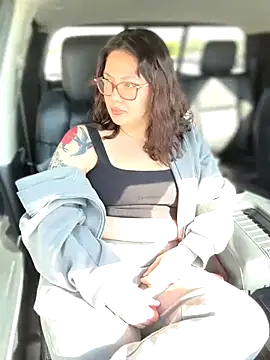 nativepumpkin95 online show from October 10, 7:57 pm