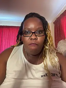 Snapshot of Michyboldy chatting on February 25, 11:41 am Michyboldy online show from February 25, 11:41 am