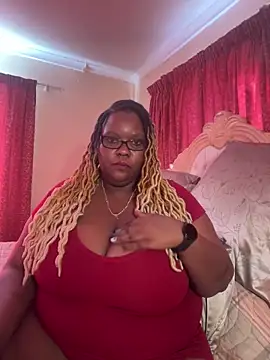 Snapshot of Michyboldy chatting on February 26, 5:20 am Michyboldy online show from February 26, 5:20 am