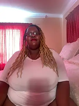 Snapshot of Michyboldy chatting on March 7, 5:29 am Michyboldy online show from March 7, 5:29 am