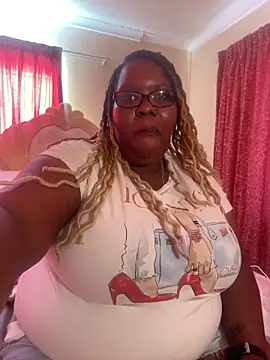 Snapshot of Michyboldy chatting on March 12, 5:46 am Michyboldy online show from March 12, 5:46 am