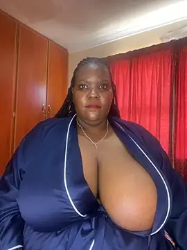 Snapshot of Michyboldy chatting on November 13, 8:24 am Michyboldy online show from November 13, 8:24 am