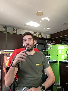 Snapshot of dk2995 chatting on December 13, 10:30 am dk2995 online show from December 13, 10:30 am