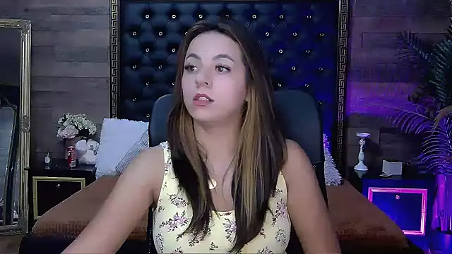 Snapshot of PlayfulElla chatting on October 2, 8:10 am PlayfulElla online show from October 2, 8:10 am