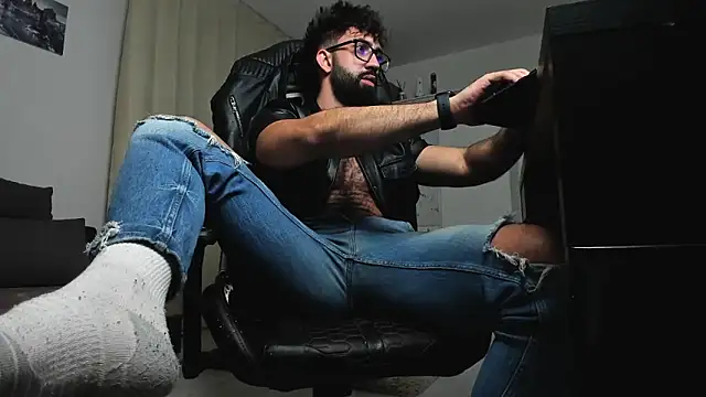 liamaesthetic online show from February 25, 7:56 pm