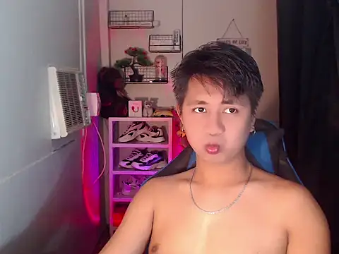 Snapshot of khael_moreno chatting on November 30, 12:36 am khael moreno online show from November 30, 12:36 am