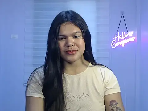 Snapshot of Miss_Ivanawolf chatting on December 23, 2:24 am Miss Ivanawolf online show from December 23, 2:24 am