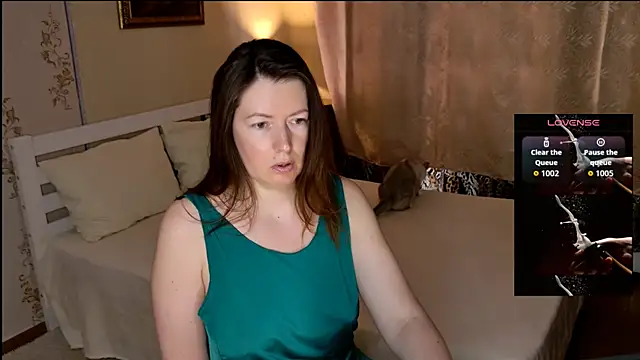 Snapshot of Kira_land chatting on August 8, 1:02 pm Kira land online show from August 8, 1:02 pm
