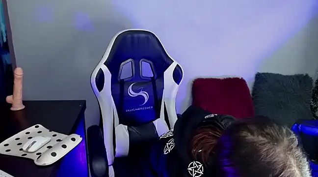 Ardat Lili69 online show from December 17, 1:38 pm