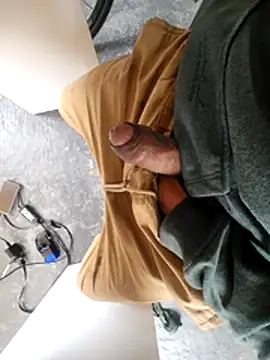 Brown Andres online show from April 23, 2:08 pm