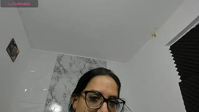 Snapshot of emilyconer chatting on November 3, 12:13 am emilyconer online show from November 3, 12:13 am