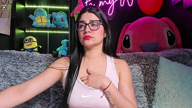 Snapshot of Emilyjhonson_01 chatting on March 8, 3:28 am Emilyjhonson 01 online show from March 8, 3:28 am