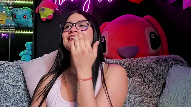 Snapshot of Emilyjhonson_01 chatting on March 8, 3:02 pm Emilyjhonson 01 online show from March 8, 3:02 pm