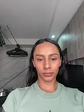 Snapshot of karlyn_angels chatting on May 28, 4:48 pm karlyn angels online show from May 28, 4:48 pm