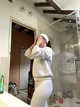 Daisy Michto Officiel online show from February 7, 10:08 am