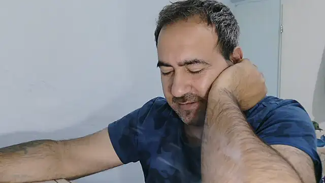 Snapshot of ZYXEL353 chatting on February 6, 10:35 pm ZYXEL353 online show from February 6, 10:35 pm