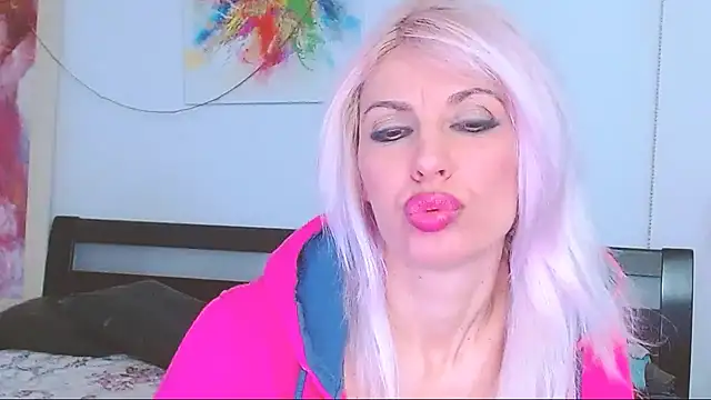 HoneyLara online show from February 21, 5:46 am