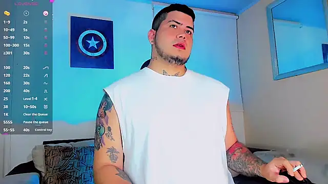 Snapshot of Thomas_chubbyxhot chatting on February 4, 1:45 am Thomas chubbyxhot online show from February 4, 1:45 am