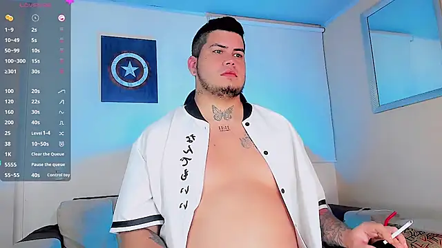 Snapshot of Thomas_chubbyxhot chatting on February 5, 8:43 am Thomas chubbyxhot online show from February 5, 8:43 am