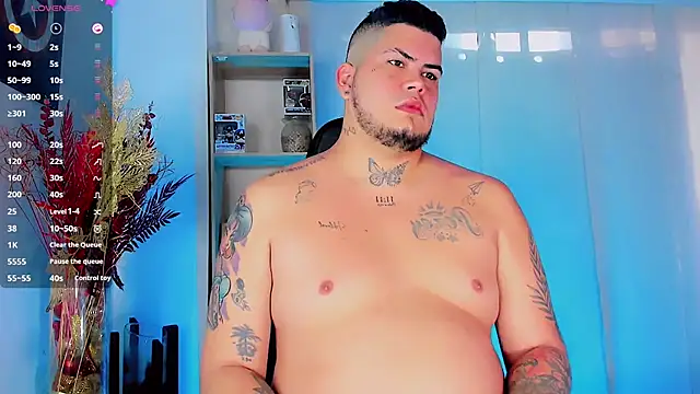 Snapshot of Thomas_chubbyxhot chatting on February 9, 1:14 pm Thomas chubbyxhot online show from February 9, 1:14 pm