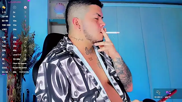 Snapshot of Thomas_chubbyxhot chatting on February 11, 2:03 am Thomas chubbyxhot online show from February 11, 2:03 am