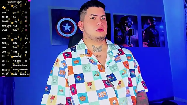 Snapshot of Thomas_chubbyxhot chatting on February 22, 3:23 am Thomas chubbyxhot online show from February 22, 3:23 am