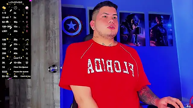 Snapshot of Thomas_chubbyxhot chatting on February 22, 6:28 am Thomas chubbyxhot online show from February 22, 6:28 am