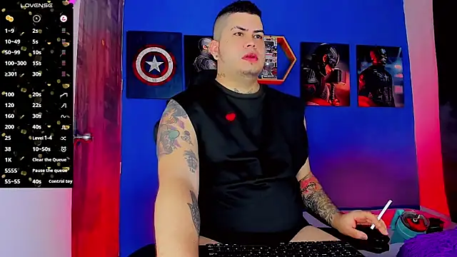 Snapshot of Thomas_chubbyxhot chatting on September 13, 3:01 pm Thomas chubbyxhot online show from September 13, 3:01 pm