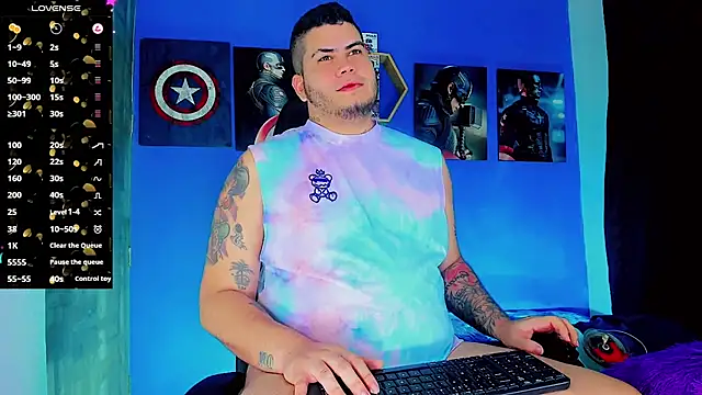 Snapshot of Thomas_chubbyxhot chatting on October 10, 6:12 am Thomas chubbyxhot online show from October 10, 6:12 am