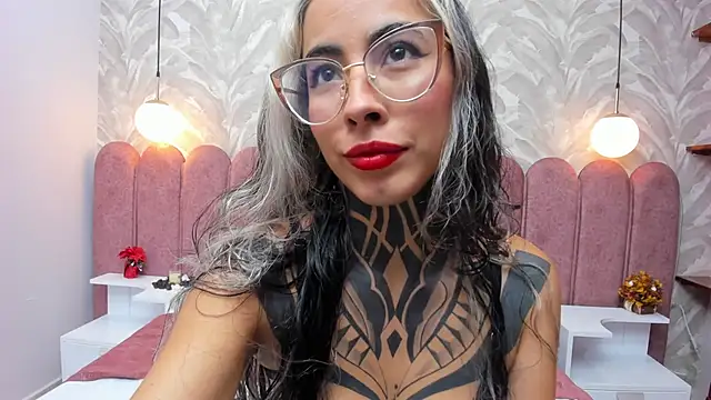 NicoleBlum online show from January 13, 12:45 pm