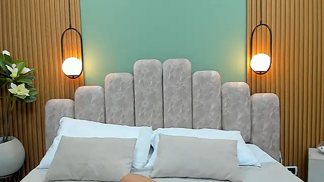 NicoleBlum online show from February 18, 4:16 pm