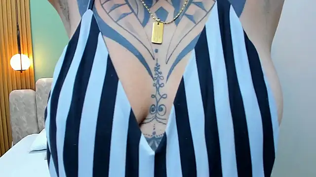 NicoleBlum online show from March 10, 4:46 pm