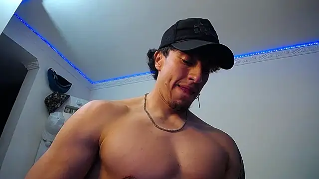 Snapshot of strongboy_ chatting on January 25, 3:09 am strongboy online show from January 25, 3:09 am