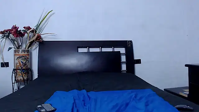 AikoTailor online show from April 15, 7:58 pm