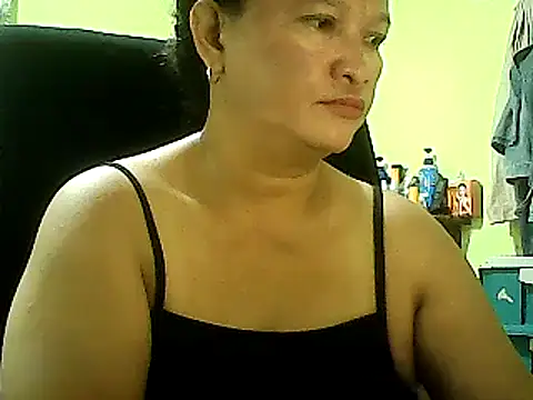 Snapshot of hott_scarlett chatting on January 14, 12:22 am hott scarlett online show from January 14, 12:22 am