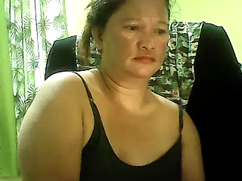 Snapshot of hott_scarlett chatting on February 2, 12:35 pm hott scarlett online show from February 2, 12:35 pm