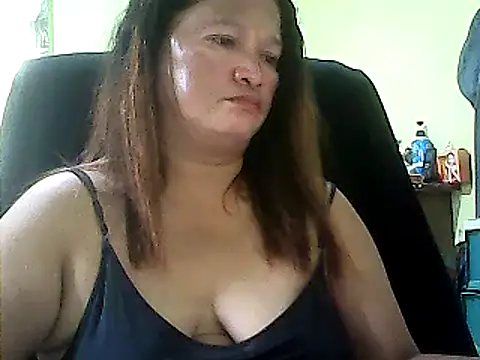 Snapshot of hott_scarlett chatting on February 5, 8:11 am hott scarlett online show from February 5, 8:11 am